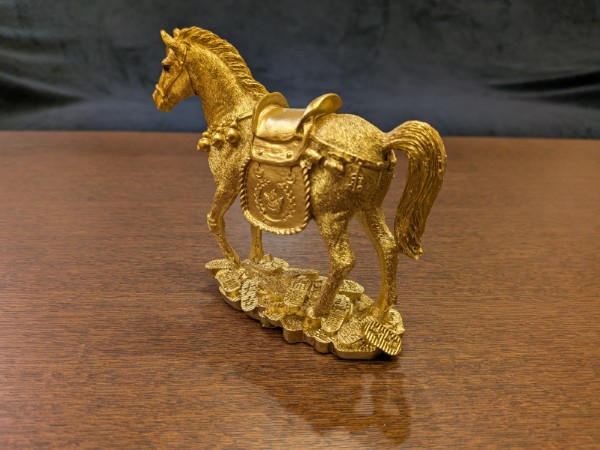 金運黄金大明神(神馬)左馬うしろ姿