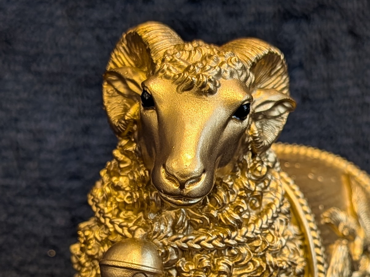 金運黄金大明神（神羊）を買いました！実物写真で紹介する黄金の姿と福づくしの装飾